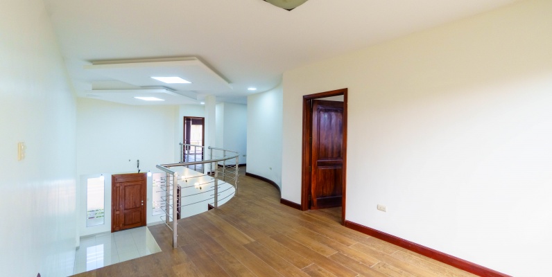 Casa en venta ubicada en Urbanización Villa Club, etapa Natura GeoBienes - Casa en venta ubicada en Urbanización Villa Club, etapa Natura - Plusvalia Guayaquil Casas de venta y alquiler Inmobiliaria Ecuador