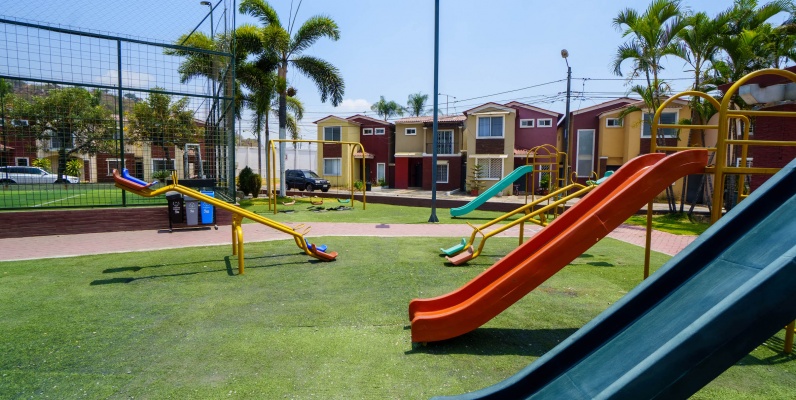 Casa en venta ubicada en Urbanización Villa Italia, La Aurora. Vía Daule GeoBienes - Casa en venta ubicada en Urbanización Villa Italia, La Aurora. Vía Daule - Plusvalia Guayaquil Casas de venta y alquiler Inmobiliaria Ecuador