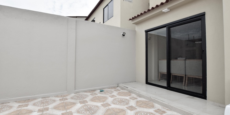 Casa en venta ubicada en Villa Club Doral, Av. Leon Febres Cordero GeoBienes - Casa en venta ubicada en Villa Club Doral, Av. Leon Febres Cordero - Plusvalia Guayaquil Casas de venta y alquiler Inmobiliaria Ecuador