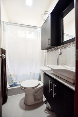 Casa en venta ubicada en Villa Club Doral, Av. Leon Febres Cordero GeoBienes - Casa en venta ubicada en Villa Club Doral, Av. Leon Febres Cordero - Plusvalia Guayaquil Casas de venta y alquiler Inmobiliaria Ecuador