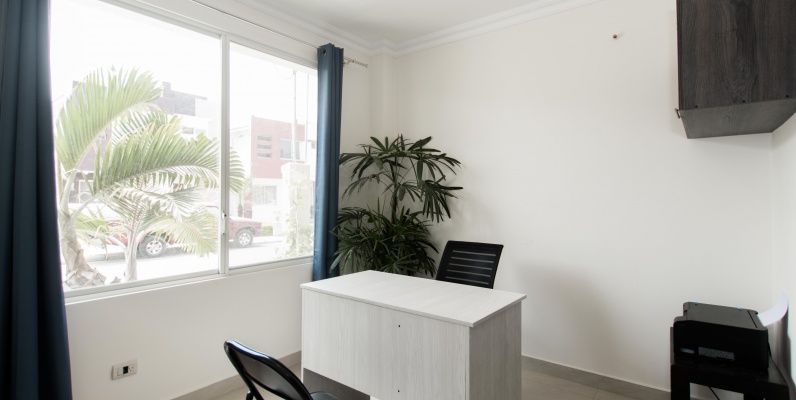 Casa en venta ubicado en Urbanización San Antonio, Samborondón GeoBienes - Casa en venta ubicado en Urbanización San Antonio, Samborondón - Plusvalia Guayaquil Casas de venta y alquiler Inmobiliaria Ecuador