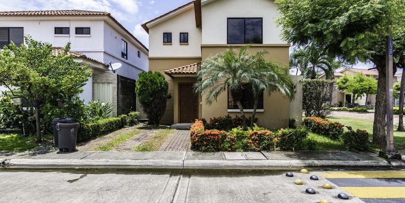 Casa en venta Urb. Ciudad Celeste, Vía Samborondón GeoBienes - Casa en venta Urb. Ciudad Celeste, Vía Samborondón - Plusvalia Guayaquil Casas de venta y alquiler Inmobiliaria Ecuador