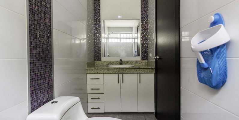 Casa en venta Urb. Las Riberas, Vía Samborondón GeoBienes - Casa en venta Urb. Las Riberas, Vía Samborondón - Plusvalia Guayaquil Casas de venta y alquiler Inmobiliaria Ecuador