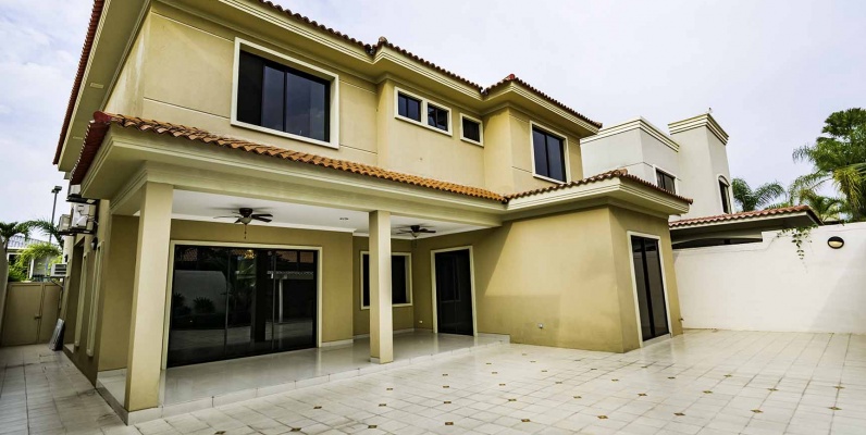 Casa en venta Urb. Terrasol , Vía Samborondón GeoBienes - Casa en venta Urb. Terrasol, Vía Samborondón - Plusvalia Guayaquil Casas de venta y alquiler Inmobiliaria Ecuador