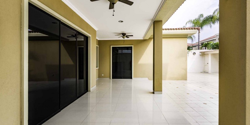 GeoBienes - Casa en venta Urb. Terrasol, Vía Samborondón  - Plusvalia Guayaquil Casas de venta y alquiler Inmobiliaria Ecuador