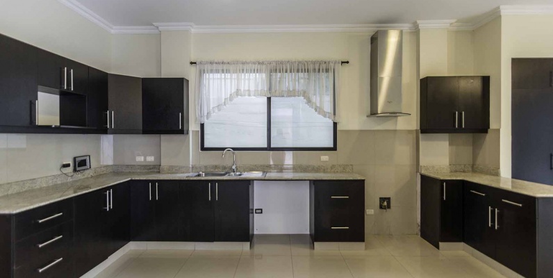 Casa en venta Urb. Terrasol , Vía Samborondón GeoBienes - Casa en venta Urb. Terrasol, Vía Samborondón - Plusvalia Guayaquil Casas de venta y alquiler Inmobiliaria Ecuador