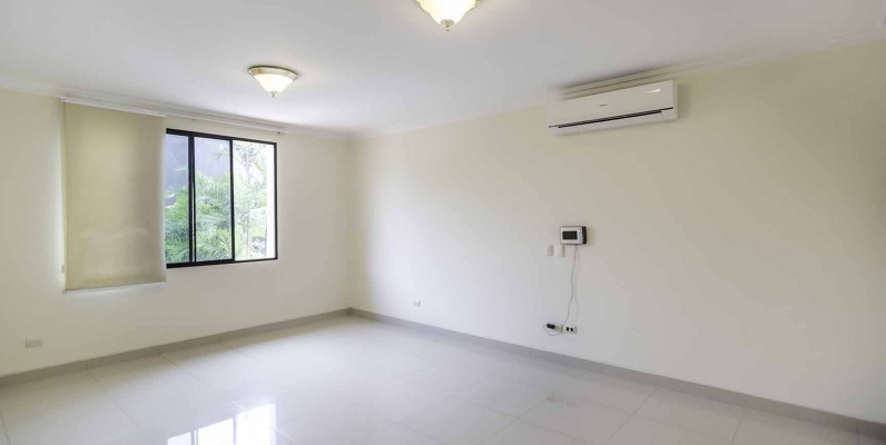 Casa en venta Urb. Terrasol , Vía Samborondón GeoBienes - Casa en venta Urb. Terrasol, Vía Samborondón - Plusvalia Guayaquil Casas de venta y alquiler Inmobiliaria Ecuador