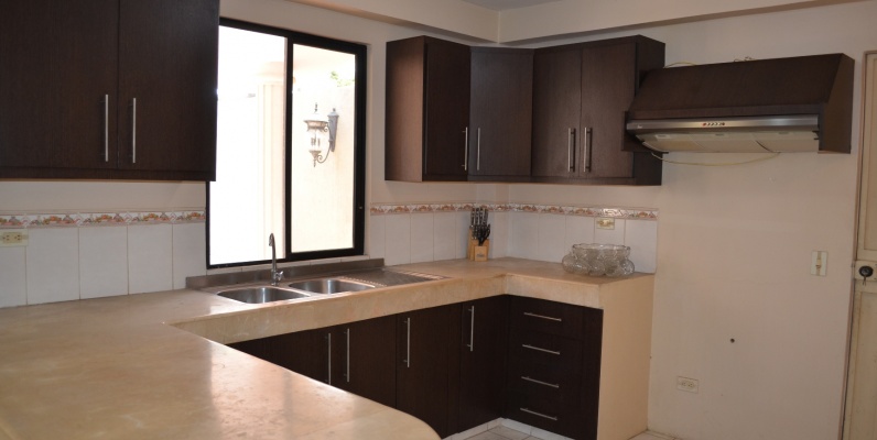 Casa en venta urbanización Ciudad Celeste etapa Estela GeoBienes - Casa en Alquiler urbanización Ciudad Celeste etapa Estela - Plusvalia Guayaquil Casas de venta y alquiler Inmobiliaria Ecuador