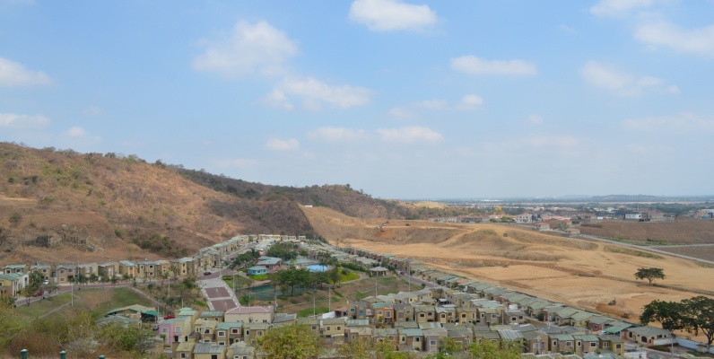 Casa en venta urbanización la Joya etapa Coral GeoBienes - Casa en venta urbanización la Joya etapa Coral - Plusvalia Guayaquil Casas de venta y alquiler Inmobiliaria Ecuador