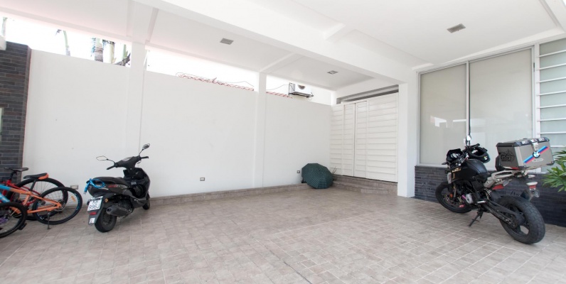 Casa en venta urbanizacion Laguna Club, vía a la Costa GeoBienes - Casa en venta urbanizacion Laguna Club, vía a la Costa - Plusvalia Guayaquil Casas de venta y alquiler Inmobiliaria Ecuador