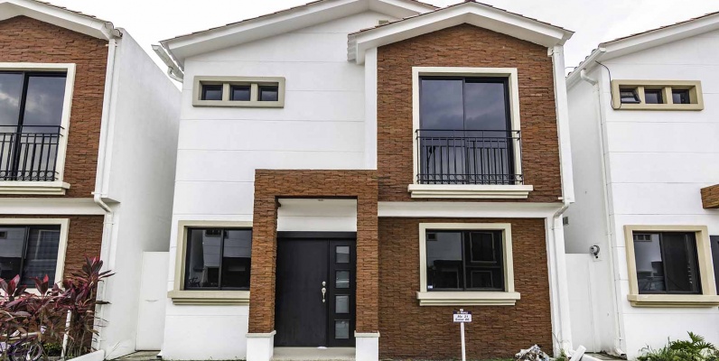 Casa en Venta Urbanización Napoli - Vía Samborondón GeoBienes - Casa en Venta Urbanización Napoli - Vía Samborondón - Plusvalia Guayaquil Casas de venta y alquiler Inmobiliaria Ecuador