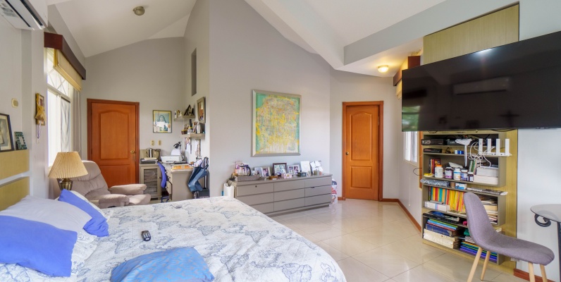 Casa en venta urbanización Rio Lindo, Samborondón GeoBienes - Casa en venta urbanización Rio Lindo, Samborondón - Plusvalia Guayaquil Casas de venta y alquiler Inmobiliaria Ecuador