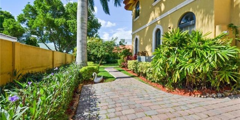 Casa en venta Vanderbilt-DORAL GeoBienes - Casa en venta Vanderbilt-DORAL - Plusvalia Guayaquil Casas de venta y alquiler Inmobiliaria Ecuador