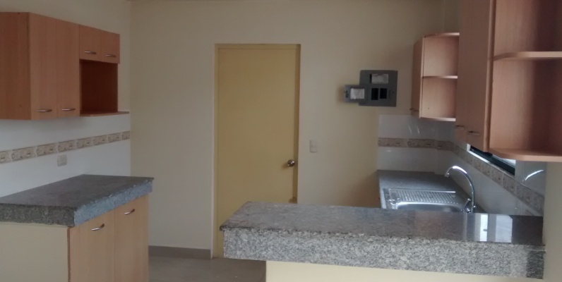 Casa esquinera en alquiler Urb. Milan GeoBienes - Casa esquinera en alquiler Urb. Milan - Plusvalia Guayaquil Casas de venta y alquiler Inmobiliaria Ecuador