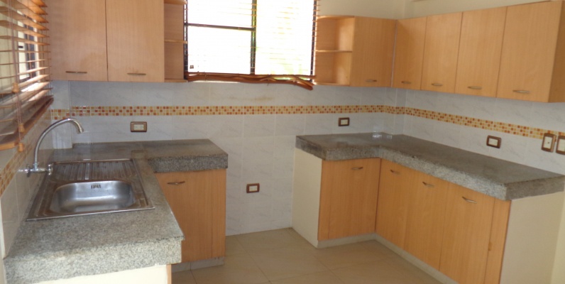 Casa Moderna en Venta Urb. Volare GeoBienes - Casa Moderna en Venta Urb. Volare Samborondón Guayaquil - Plusvalia Guayaquil Casas de venta y alquiler Inmobiliaria Ecuador