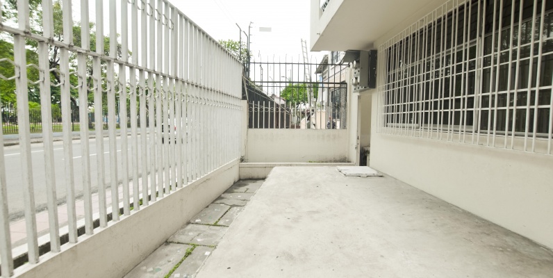 Casa rentera en venta al Sur de Guayaquil GeoBienes - Casa rentera en venta al Sur de Guayaquil - Plusvalia Guayaquil Casas de venta y alquiler Inmobiliaria Ecuador