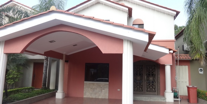 GeoBienes - Ciudad Celeste en venta casa amoblada y decorada en Samborondón - Plusvalia Guayaquil Casas de venta y alquiler Inmobiliaria Ecuador