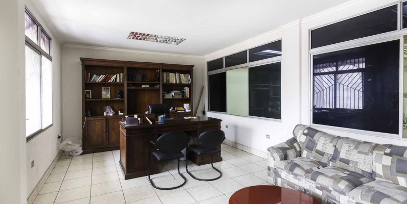 Local comercial en venta en Centro de Guayaquil GeoBienes - Local comercial en venta en Centro de Guayaquil - Plusvalia Guayaquil Casas de venta y alquiler Inmobiliaria Ecuador