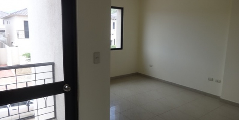 De Estreno! Casa en venta Bosques de la costa. Via a la costa Guayaquil GeoBienes - De Estreno! Casa en venta Bosques de la costa. Via a la costa Guayaquil - Plusvalia Guayaquil Casas de venta y alquiler Inmobiliaria Ecuador