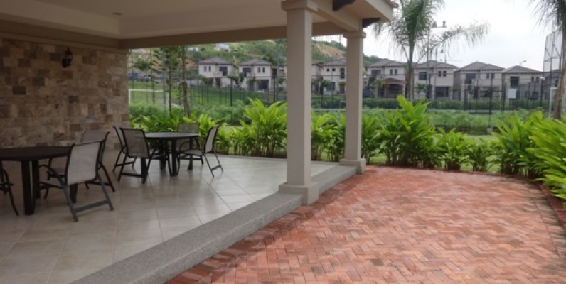 De Estreno! Casa en venta Bosques de la costa. Via a la costa Guayaquil GeoBienes - De Estreno! Casa en venta Bosques de la costa. Via a la costa Guayaquil - Plusvalia Guayaquil Casas de venta y alquiler Inmobiliaria Ecuador