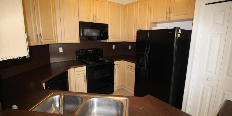 Departamento a la Venta en MIAMI_Fontainebleau Area GeoBienes - Departamento a la Venta en MIAMI_Fontainebleau Area - Plusvalia Guayaquil Casas de venta y alquiler Inmobiliaria Ecuador