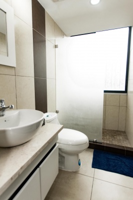Departamento amoblado en alquiler - Ed. Torres Bellini II, Puerto Santa Ana GeoBienes - Departamento amoblado en alquiler - Ed. Torres Bellini II, Puerto Santa Ana - Plusvalia Guayaquil Casas de venta y alquiler Inmobiliaria Ecuador