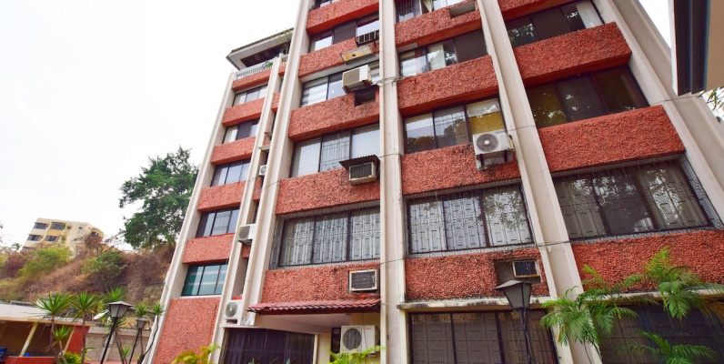GeoBienes - Departamento amoblado en alquiler ubicado en Urdesa Norte - Plusvalia Guayaquil Casas de venta y alquiler Inmobiliaria Ecuador