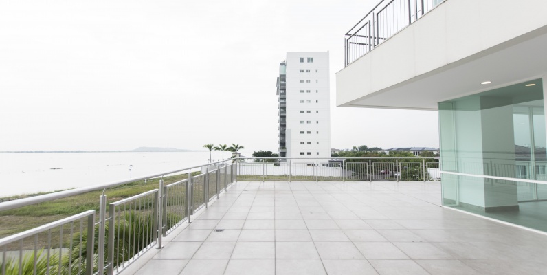 GeoBienes - Departamento con vista al rio en venta ubicado en Blue Bay 1 - Plusvalia Guayaquil Casas de venta y alquiler Inmobiliaria Ecuador