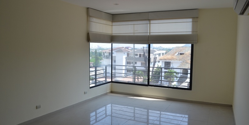 Departamento en alquiler Edificio Alto Mirador Urdesa GeoBienes - Departamento en alquiler Edificio Alto Mirador Urdesa - Plusvalia Guayaquil Casas de venta y alquiler Inmobiliaria Ecuador