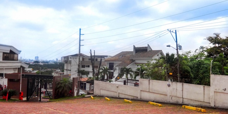 Departamento en alquiler en Lomas de Urdesa Guayaquil GeoBienes - Departamento en alquiler en Lomas de Urdesa Guayaquil - Plusvalia Guayaquil Casas de venta y alquiler Inmobiliaria Ecuador