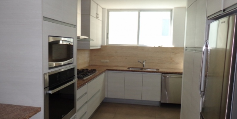 GeoBienes - Departamento en Alquiler en Tennis Club Samborondon, Edificio RIOPORTO - Plusvalia Guayaquil Casas de venta y alquiler Inmobiliaria Ecuador