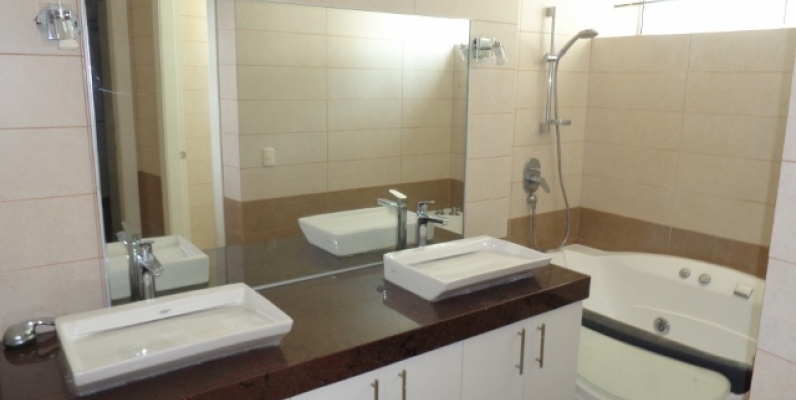 Departamento en Alquiler en Tennis Club Samborondon GeoBienes - Departamento en Alquiler en Tennis Club Samborondon, Edificio RIOPORTO - Plusvalia Guayaquil Casas de venta y alquiler Inmobiliaria Ecuador