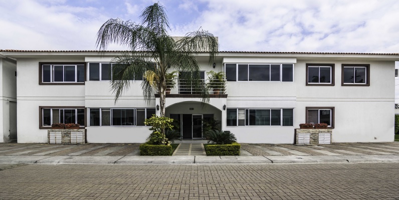 Departamento en alquiler en Urbanización Singapur vía a Samborondón GeoBienes - Departamento en alquiler en Urbanización Singapur vía a Samborondón - Plusvalia Guayaquil Casas de venta y alquiler Inmobiliaria Ecuador