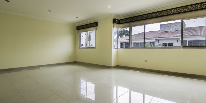 Departamento en alquiler en Urbanización Singapur vía a Samborondón GeoBienes - Departamento en alquiler en Urbanización Singapur vía a Samborondón - Plusvalia Guayaquil Casas de venta y alquiler Inmobiliaria Ecuador