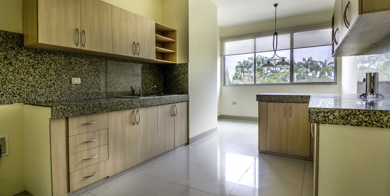 Departamento en alquiler en Urbanización Singapur vía a Samborondón GeoBienes - Departamento en alquiler en Urbanización Singapur vía a Samborondón - Plusvalia Guayaquil Casas de venta y alquiler Inmobiliaria Ecuador