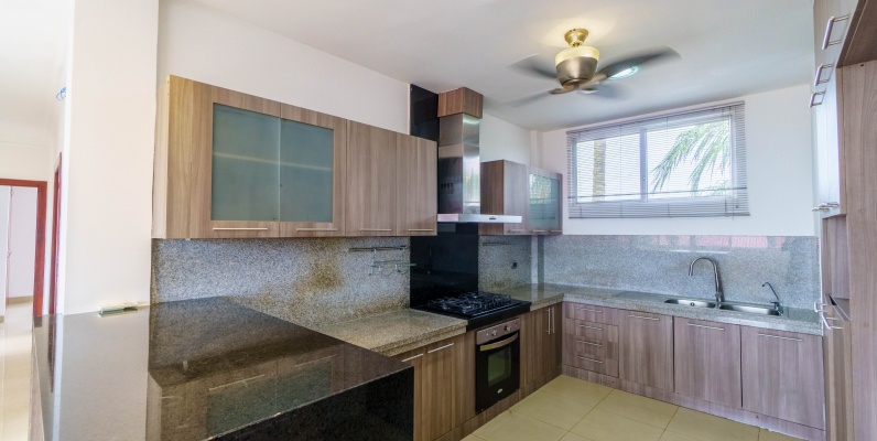 Departamento en alquiler sector UEES, Aranda del Río, Samborondón GeoBienes - Departamento en alquiler sector UEES, Aranda del Río, Samborondón - Plusvalia Guayaquil Casas de venta y alquiler Inmobiliaria Ecuador