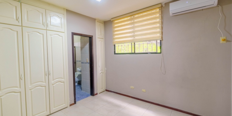 Departamento en alquiler ubicado en Condominio Alexandra, Lomas de Urdesa GeoBienes - Departamento en alquiler ubicado en Condominio Alexandra, Lomas de Urdesa - Plusvalia Guayaquil Casas de venta y alquiler Inmobiliaria Ecuador