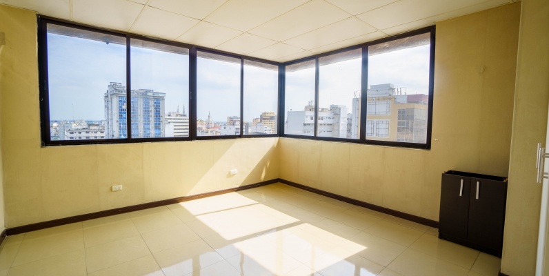 Departamento en alquiler ubicado en Edificio 300, Centro de Guayaquil. GeoBienes - Departamento en alquiler ubicado en Edificio 300, Centro de Guayaquil. - Plusvalia Guayaquil Casas de venta y alquiler Inmobiliaria Ecuador