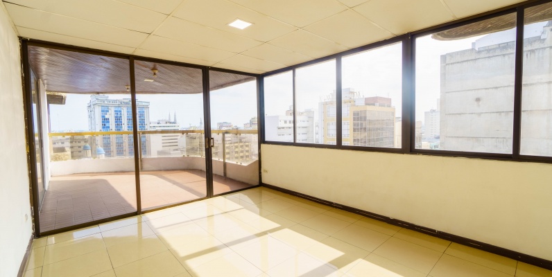 Departamento en alquiler ubicado en Edificio 300, Centro de Guayaquil. GeoBienes - Departamento en alquiler ubicado en Edificio 300, Centro de Guayaquil. - Plusvalia Guayaquil Casas de venta y alquiler Inmobiliaria Ecuador