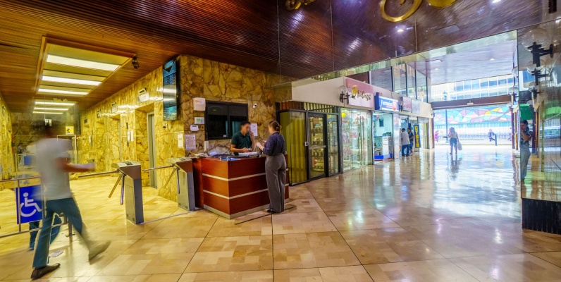 Departamento en alquiler ubicado en Edificio 300, Centro de Guayaquil. GeoBienes - Departamento en alquiler ubicado en Edificio 300, Centro de Guayaquil. - Plusvalia Guayaquil Casas de venta y alquiler Inmobiliaria Ecuador