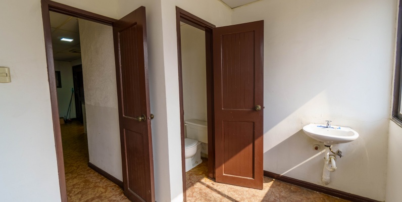 Departamento en alquiler ubicado en Edificio 300, Centro de Guayaquil. GeoBienes - Departamento en alquiler ubicado en Edificio 300, Centro de Guayaquil. - Plusvalia Guayaquil Casas de venta y alquiler Inmobiliaria Ecuador