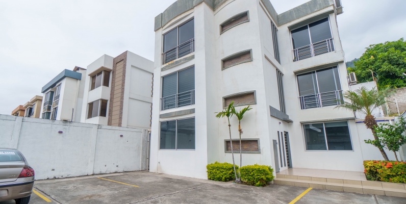 Departamento en alquiler ubicado en Edificio Novacosta, Los Ceibos GeoBienes - Departamento en alquiler ubicado en Edificio Novacosta, Los Ceibos - Plusvalia Guayaquil Casas de venta y alquiler Inmobiliaria Ecuador