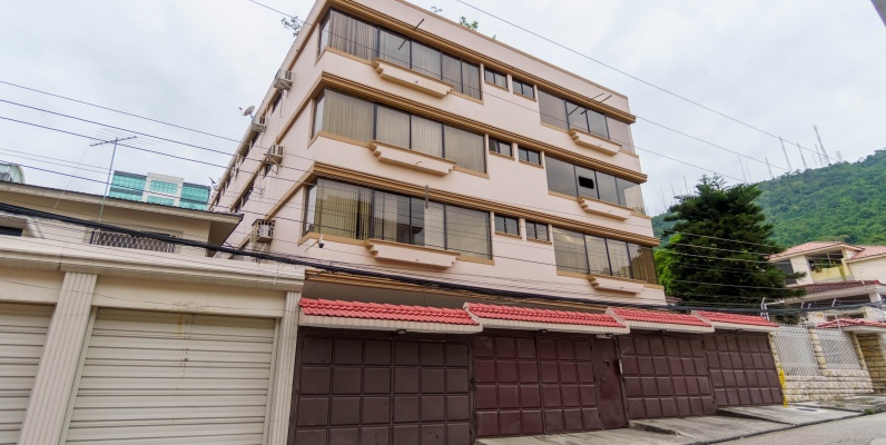 GeoBienes - Departamento en alquiler ubicado en Urabnización Santa Cecilia, Los Ceibos - Plusvalia Guayaquil Casas de venta y alquiler Inmobiliaria Ecuador
