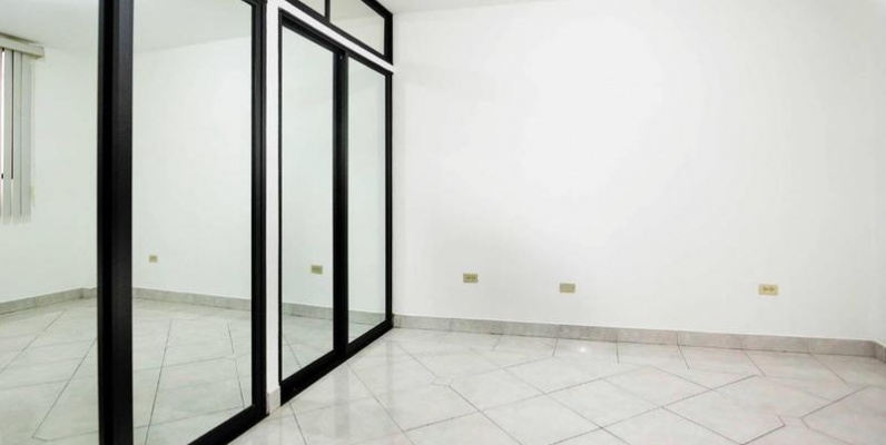 Departamento en venta, Calle Brasil y Eloy Alfaro - centro de Guayaquil - Ecuador GeoBienes - Departamento en venta, Calle Brasil y Eloy Alfaro - centro de Guayaquil - Ecuador - Plusvalia Guayaquil Casas de venta y alquiler Inmobiliaria Ecuador