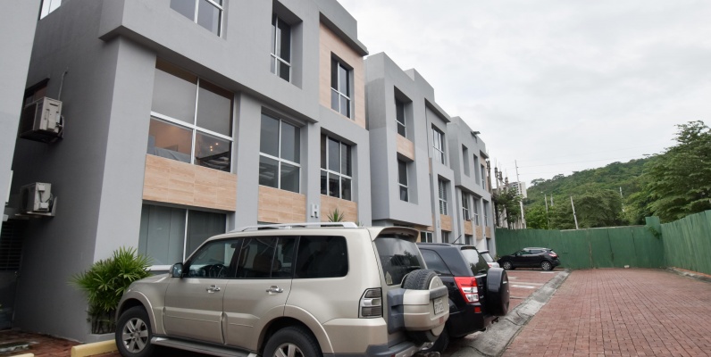 GeoBienes - Departamento en venta en Urbanización Puerto Azul - Plusvalia Guayaquil Casas de venta y alquiler Inmobiliaria Ecuador