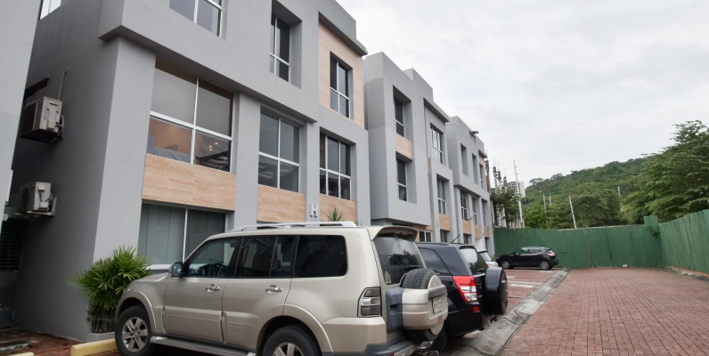 Departamento en venta en Urbanización Puerto Azul GeoBienes - Departamento en venta en Urbanización Puerto Azul - Plusvalia Guayaquil Casas de venta y alquiler Inmobiliaria Ecuador