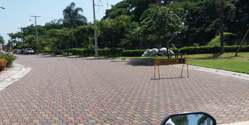 Departamento en venta oportunidad en Urb. Altos del Río GeoBienes - Departamento en venta oportunidad en Urb. Altos del Río Samborondón - Plusvalia Guayaquil Casas de venta y alquiler Inmobiliaria Ecuador