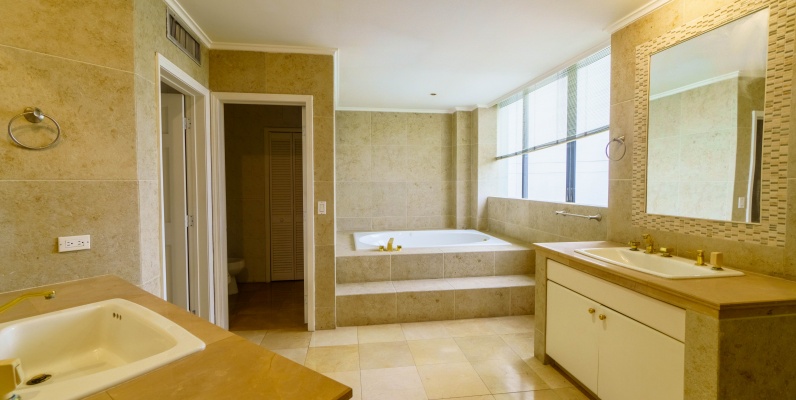 Departamento en venta ubicado en Edificio River Walk, Samborondón GeoBienes - Departamento en venta ubicado en Edificio River Walk, Samborondón - Plusvalia Guayaquil Casas de venta y alquiler Inmobiliaria Ecuador