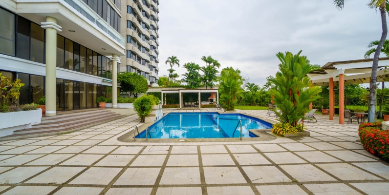 Departamento en venta ubicado en Edificio River Walk, Samborondón GeoBienes - Departamento en venta ubicado en Edificio River Walk, Samborondón - Plusvalia Guayaquil Casas de venta y alquiler Inmobiliaria Ecuador