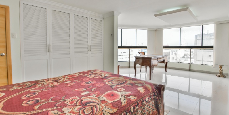 Departamento en venta ubicado en el Edificio San Francisco 300 GeoBienes - Departamento en venta ubicado en el Edificio San Francisco 300 - Plusvalia Guayaquil Casas de venta y alquiler Inmobiliaria Ecuador